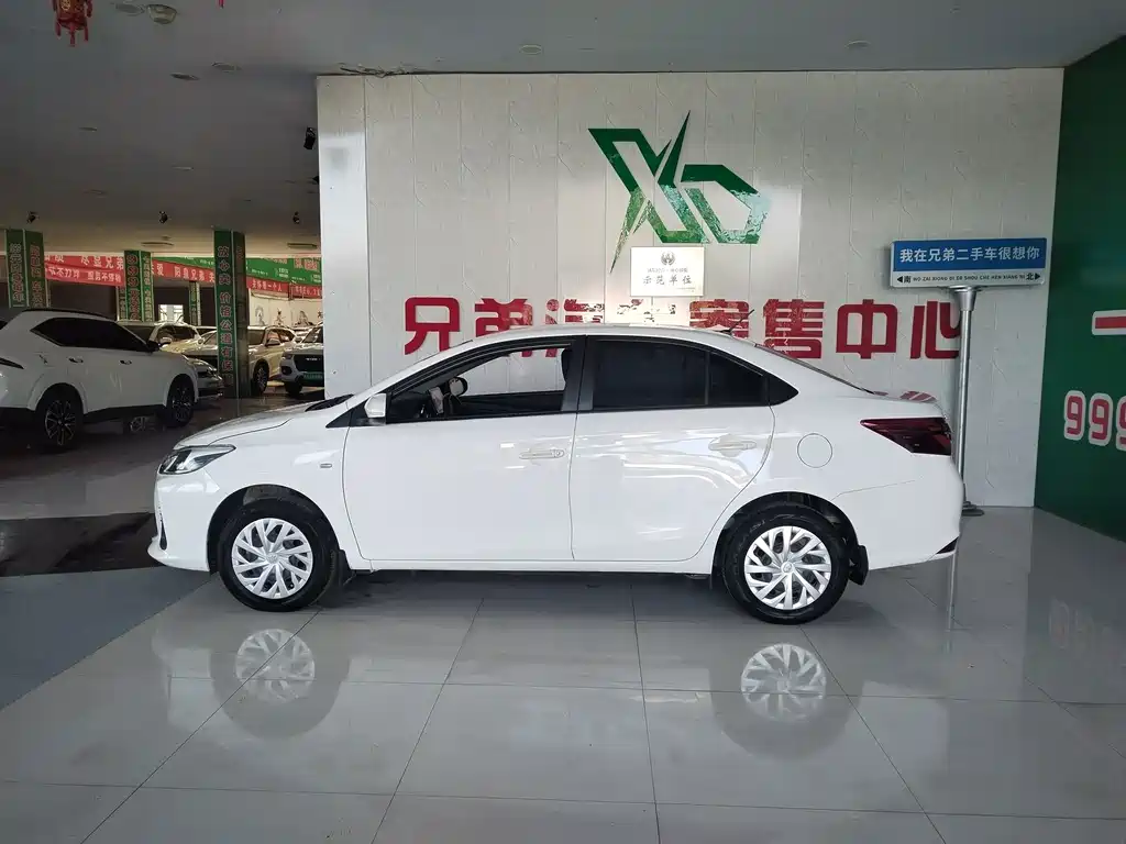 Toyota Vios — фото 5