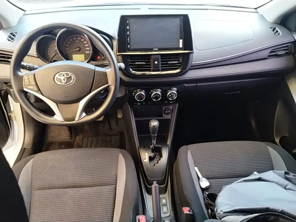 Toyota Vios — фото 9