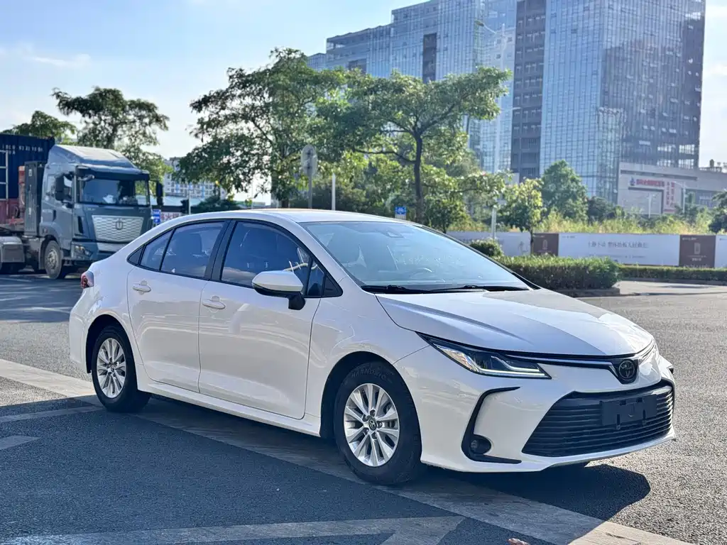 Toyota Corolla — фото 3