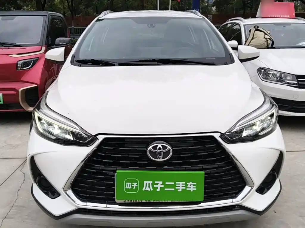 Toyota Yaris L — фото 2