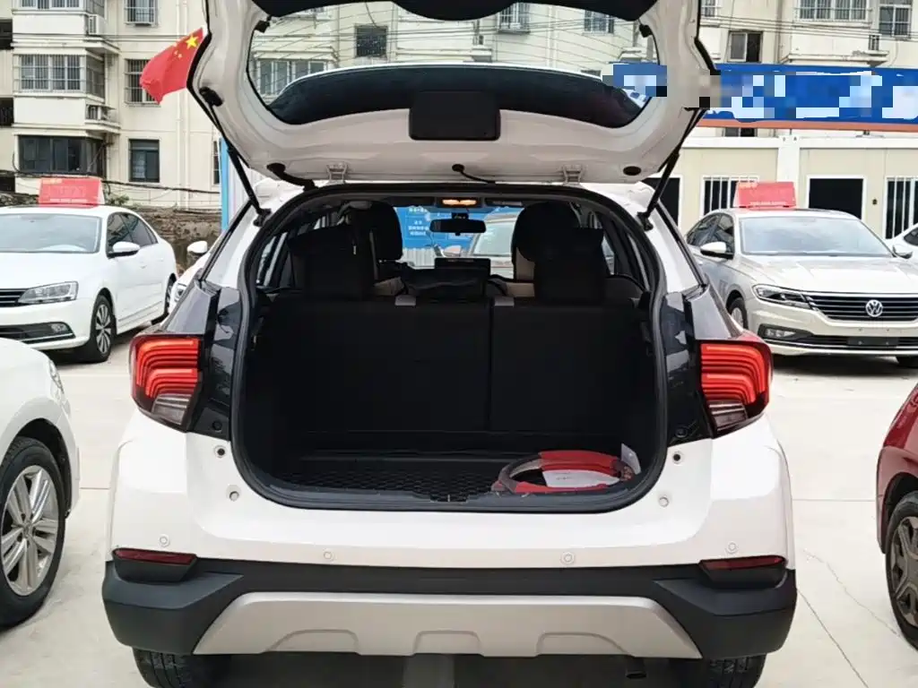 Toyota Yaris L — фото 18