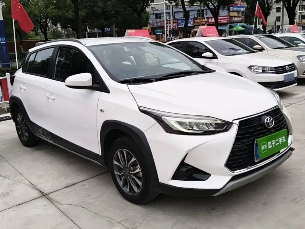 Toyota Yaris L — фото 3