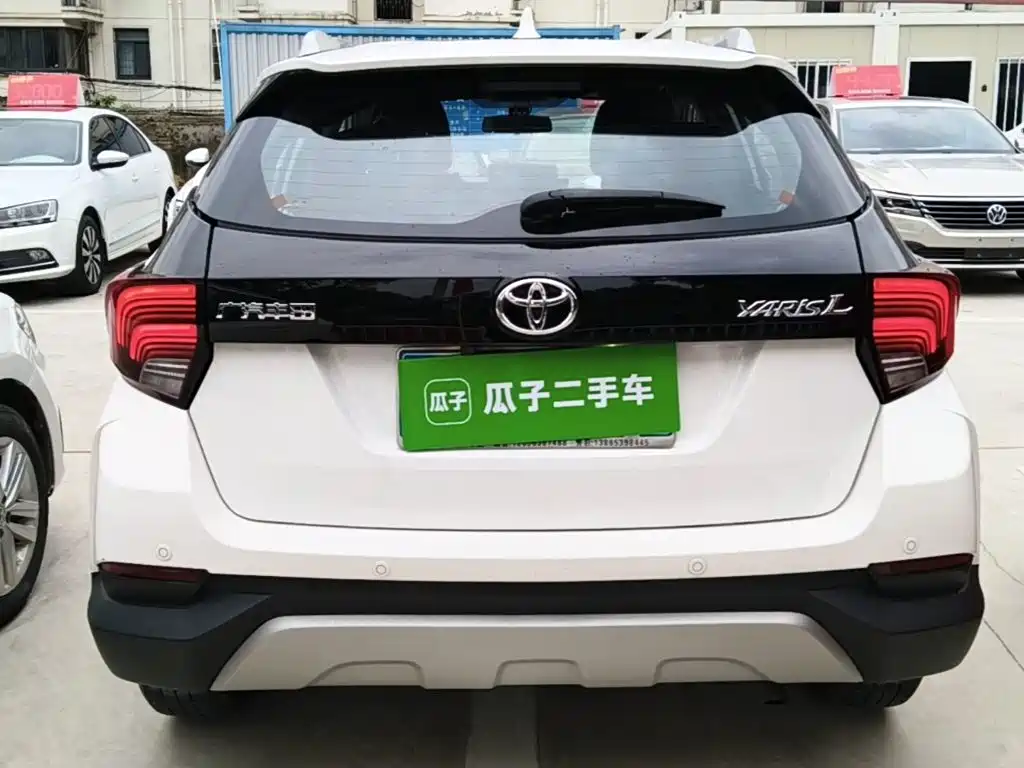 Toyota Yaris L — фото 5