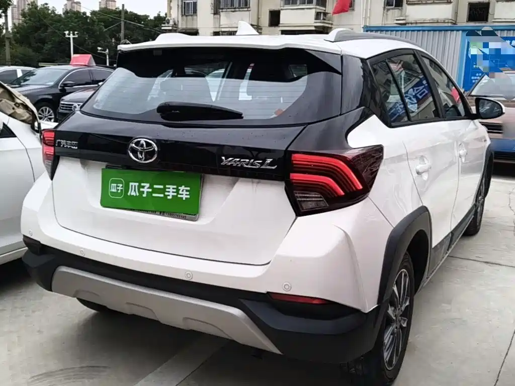 Toyota Yaris L — фото 6