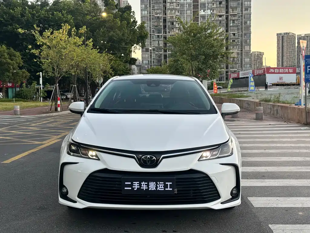 Toyota Corolla — фото 2