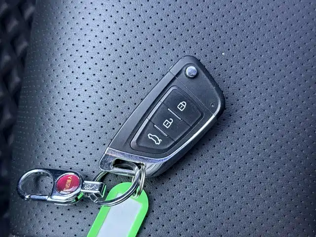 Toyota Yaris L — фото 20