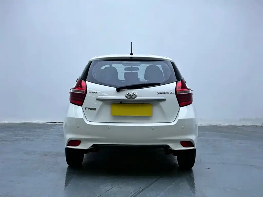 Toyota Yaris L — фото 6