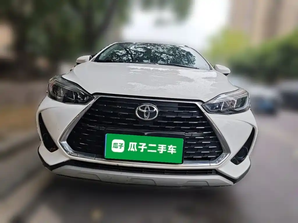 Toyota Yaris L — фото 2