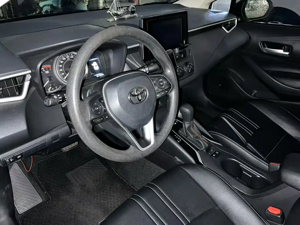 Toyota Corolla — фото 3
