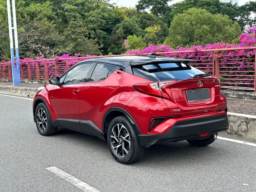 Toyota C-HR — фото 3