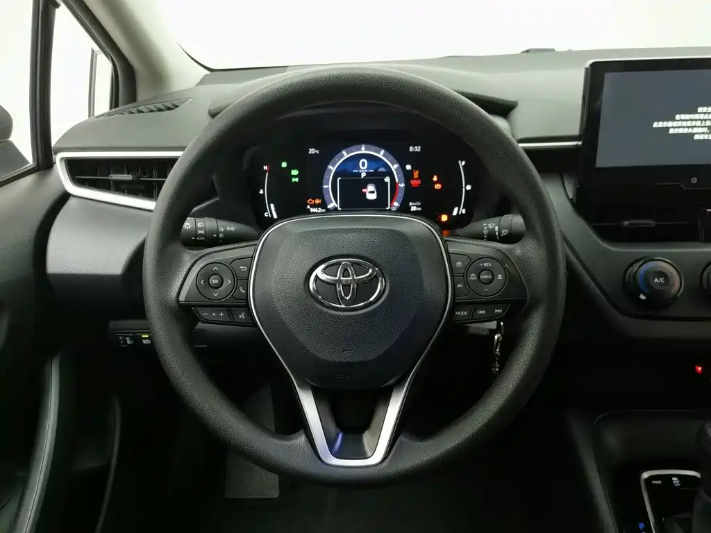 Toyota Corolla — фото 11