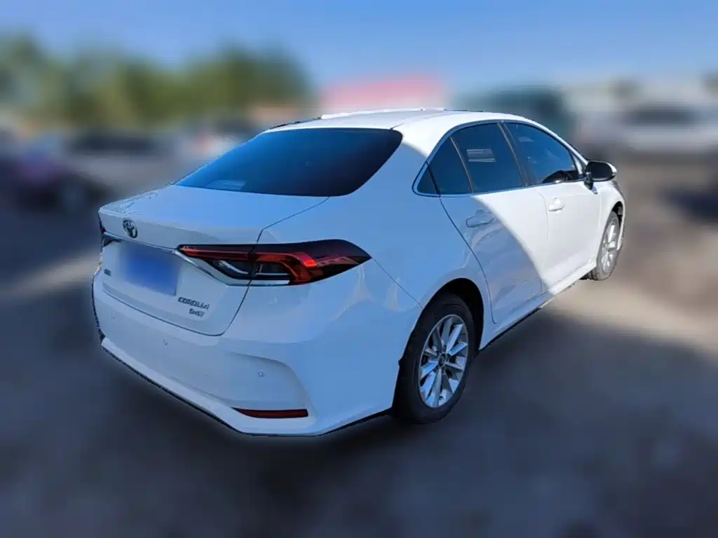 Toyota Corolla — фото 9