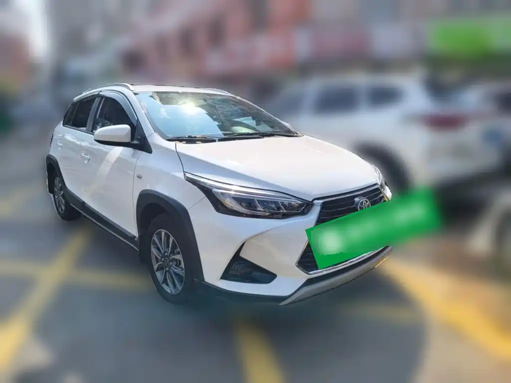 Toyota Yaris L — фото 3
