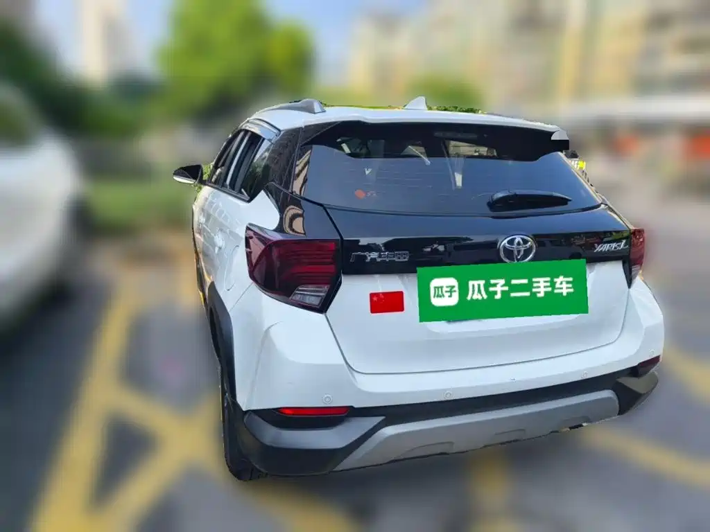 Toyota Yaris L — фото 4