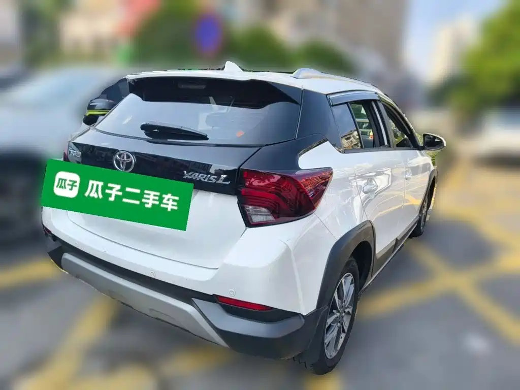 Toyota Yaris L — фото 6