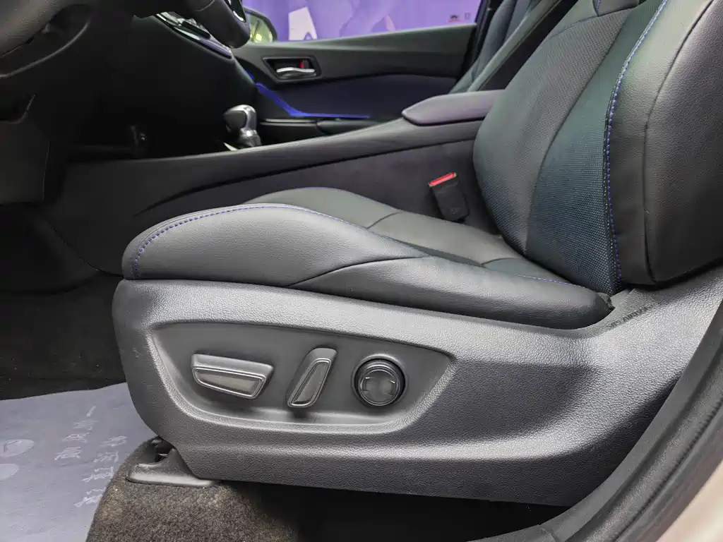 Toyota C-HR — фото 13