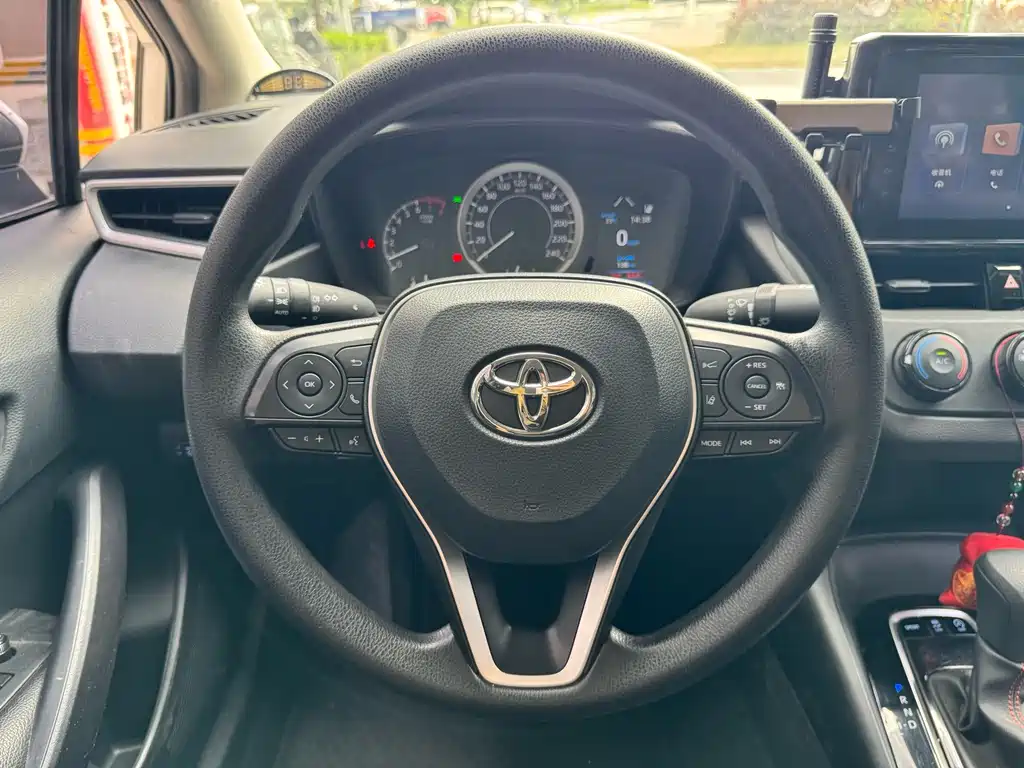 Toyota Corolla — фото 6