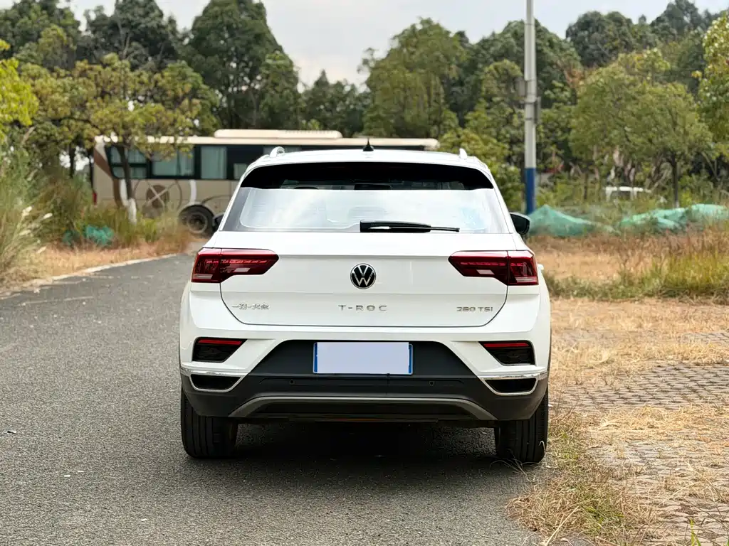 Volkswagen T-Roc — фото 3