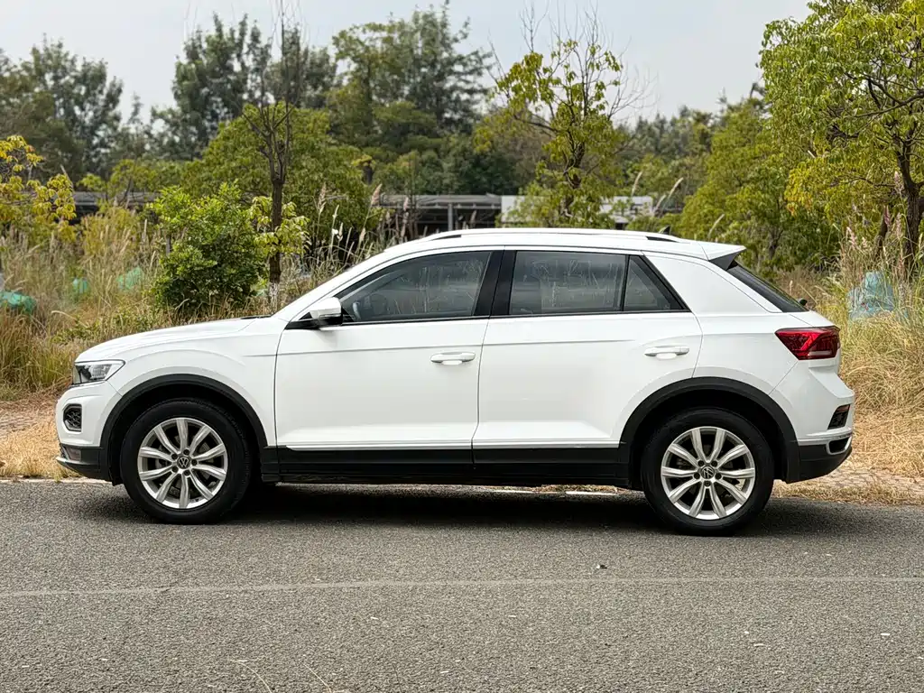 Volkswagen T-Roc — фото 5