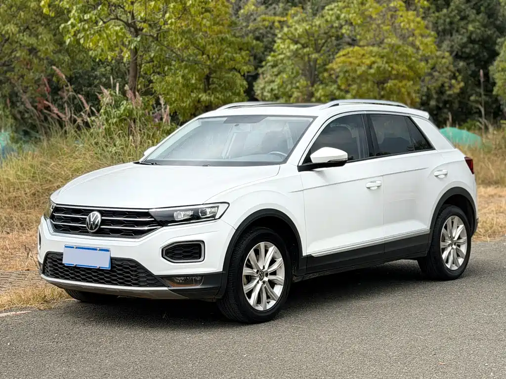 Volkswagen T-Roc — фото 1