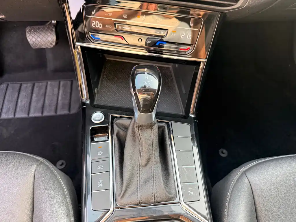 Volkswagen Passat — фото 9