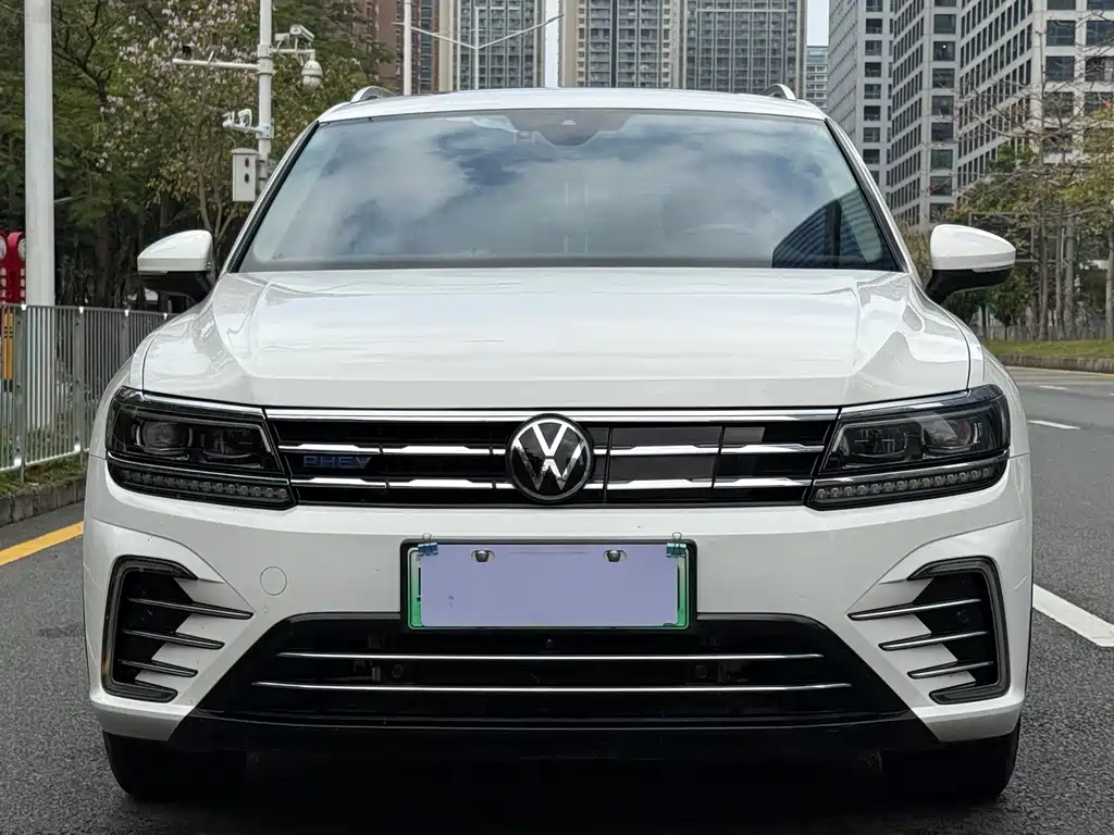Volkswagen Tiguan L PHEV — фото 2