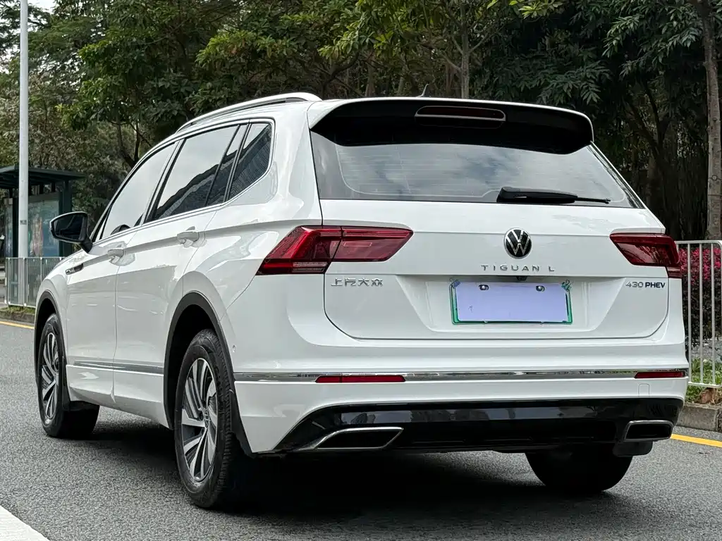 Volkswagen Tiguan L PHEV — фото 19