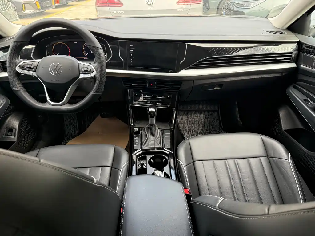 Volkswagen Passat — фото 13