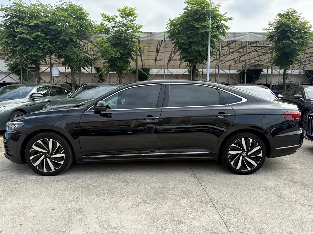 Volkswagen Passat — фото 4