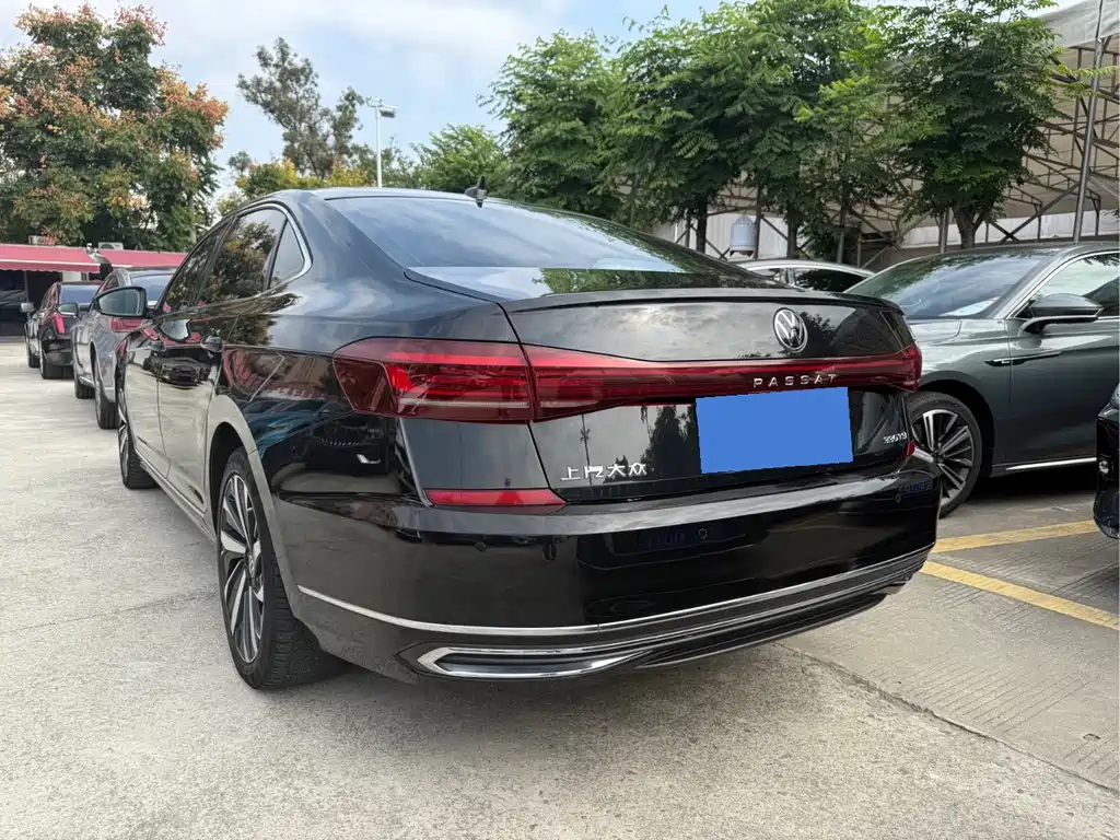 Volkswagen Passat — фото 5