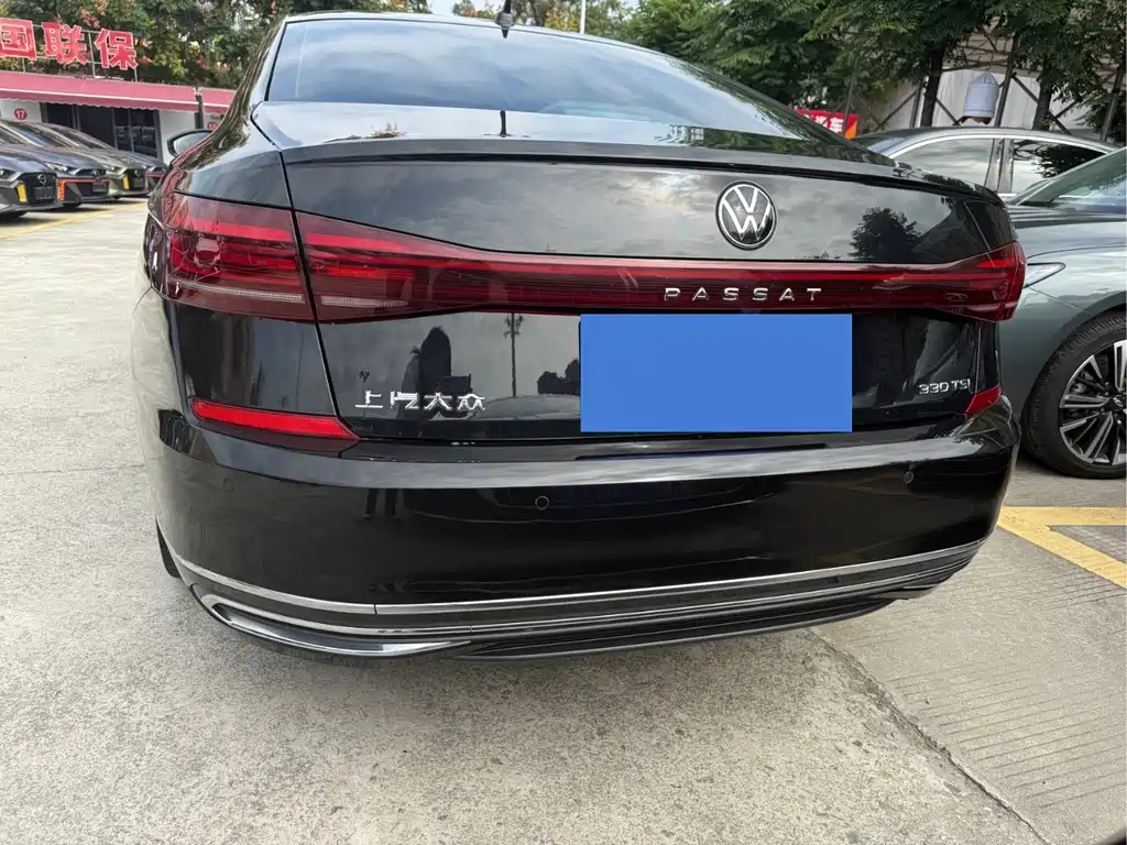 Volkswagen Passat — фото 6