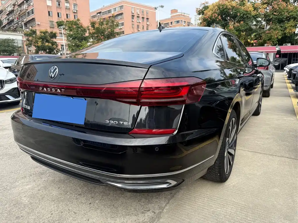 Volkswagen Passat — фото 7
