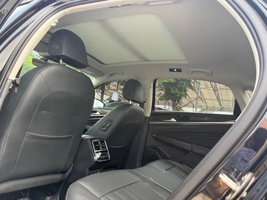 Volkswagen Passat — фото 10