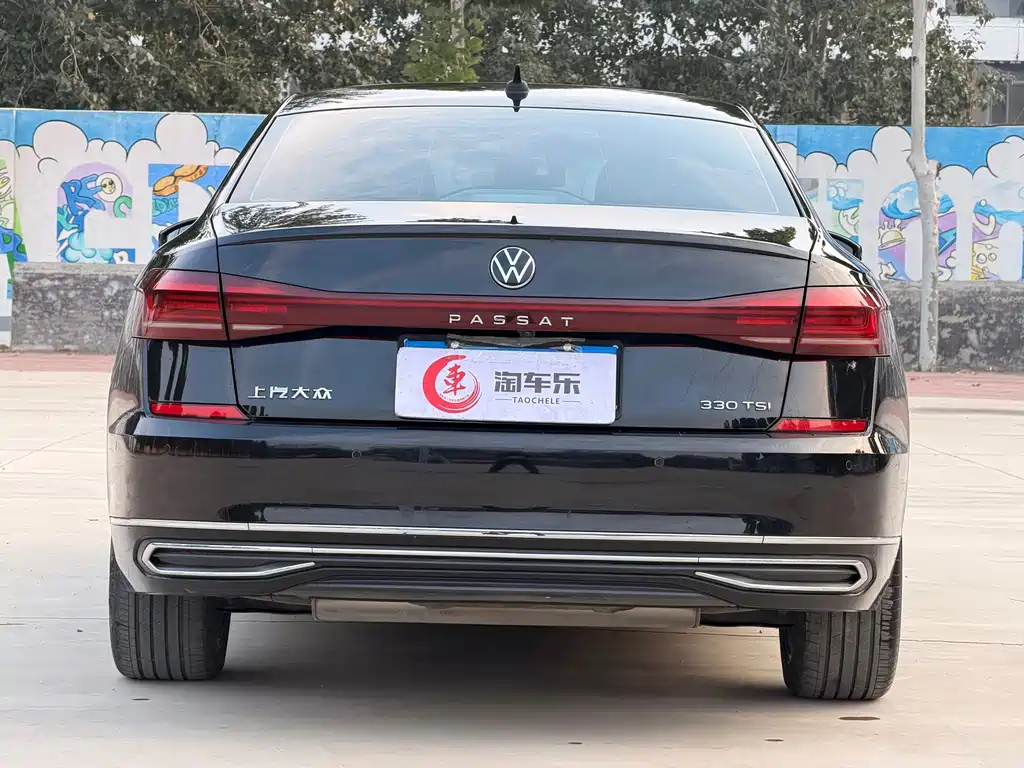 Volkswagen Passat — фото 17