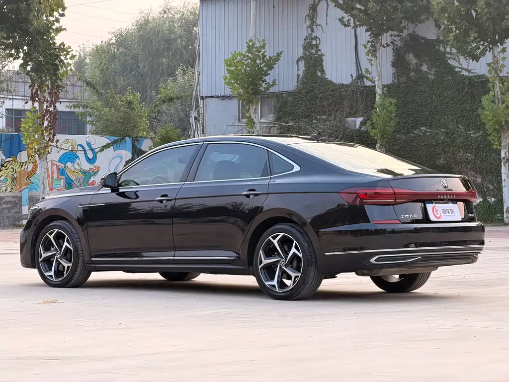 Volkswagen Passat — фото 18