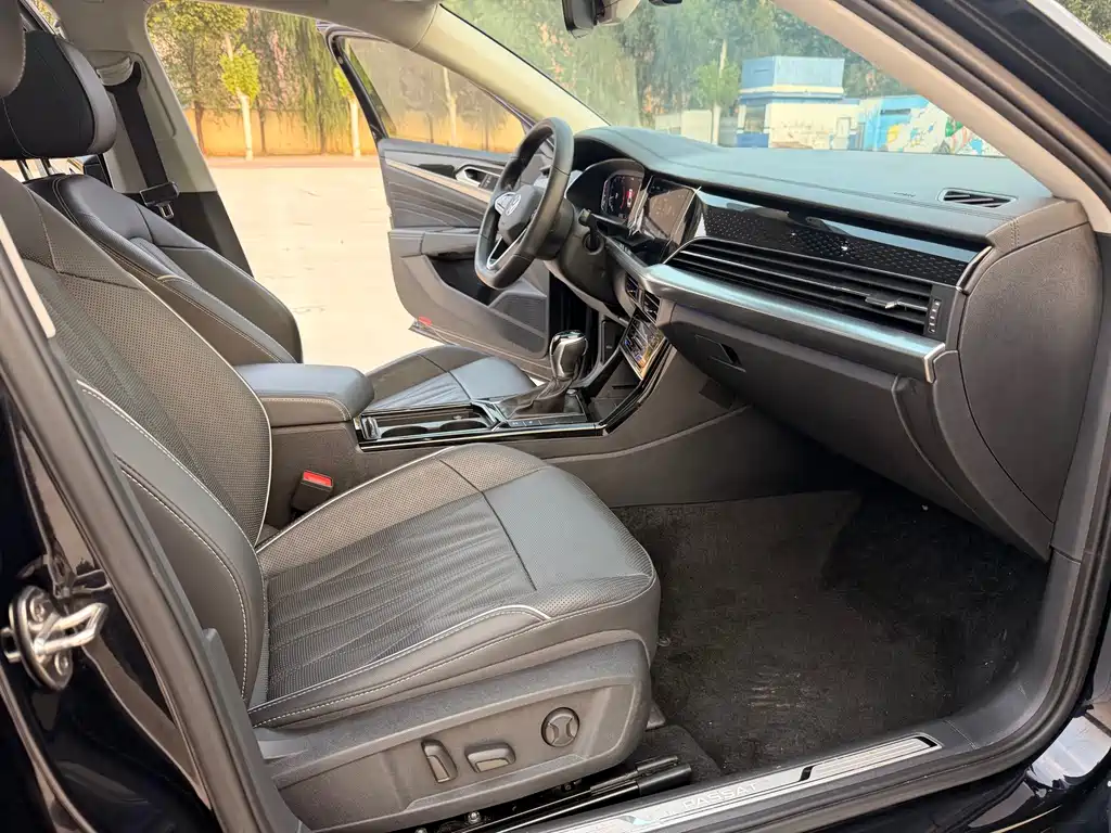 Volkswagen Passat — фото 10