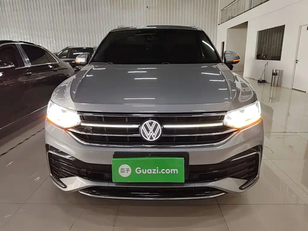 Volkswagen Tiguan L — фото 2