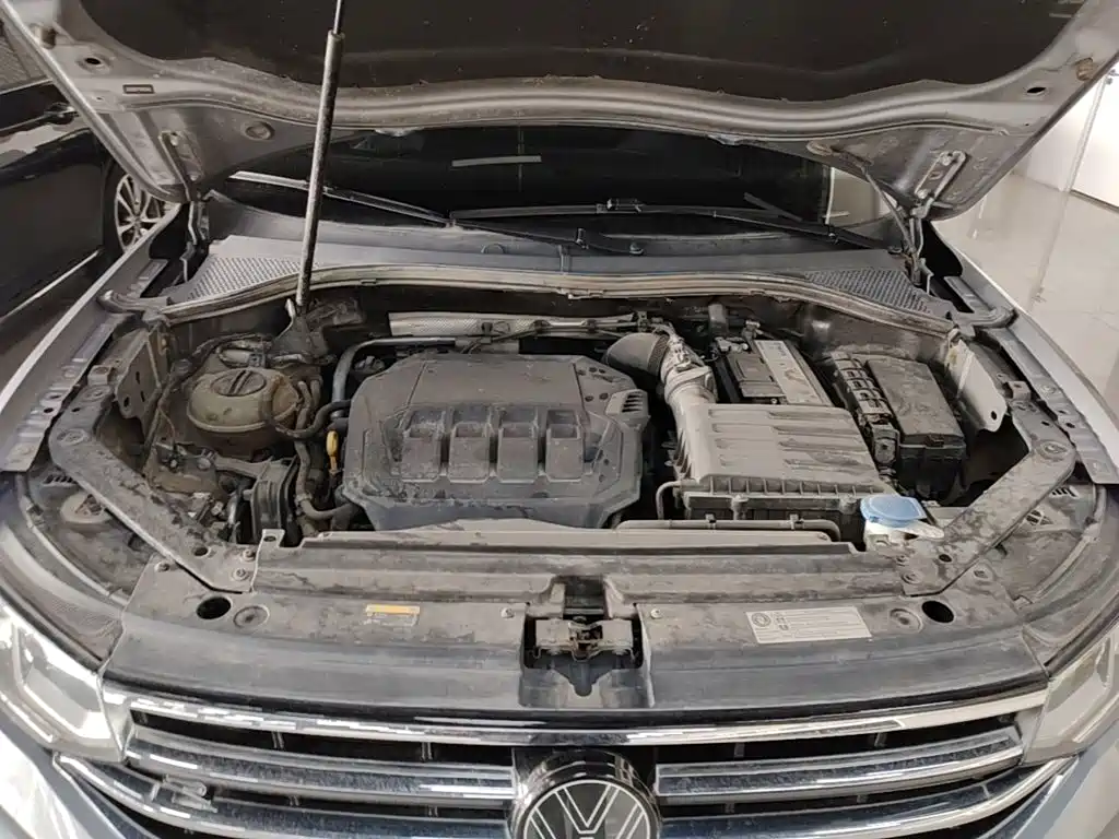 Volkswagen Tiguan L — фото 19