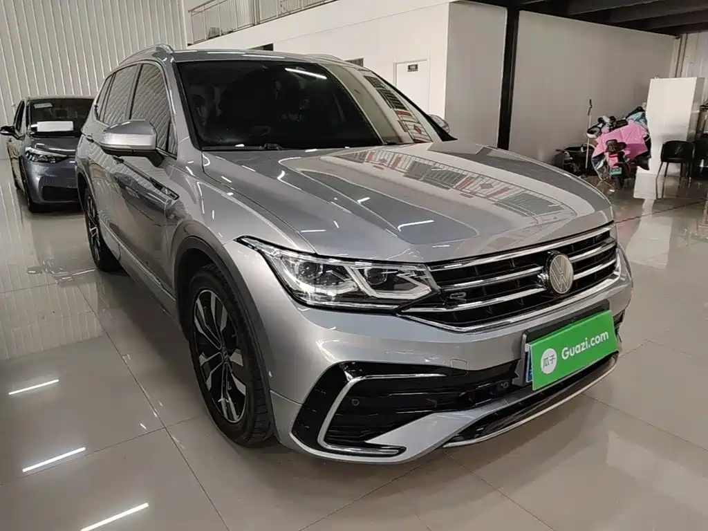 Volkswagen Tiguan L — фото 3