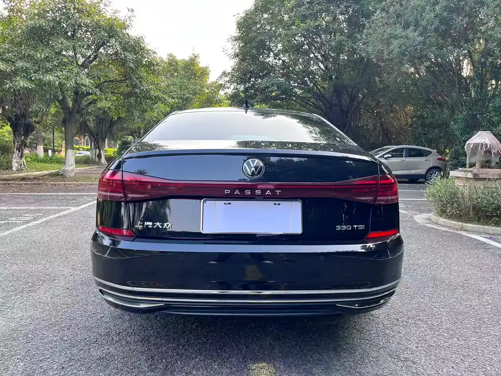 Volkswagen Passat — фото 15