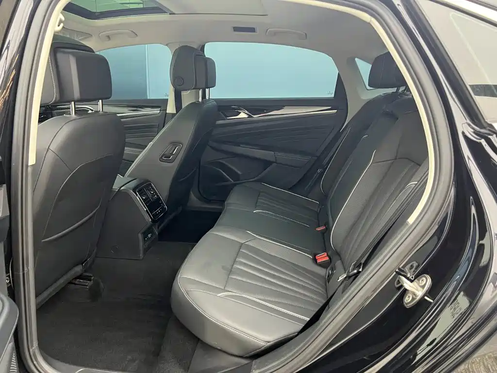 Volkswagen Passat — фото 6