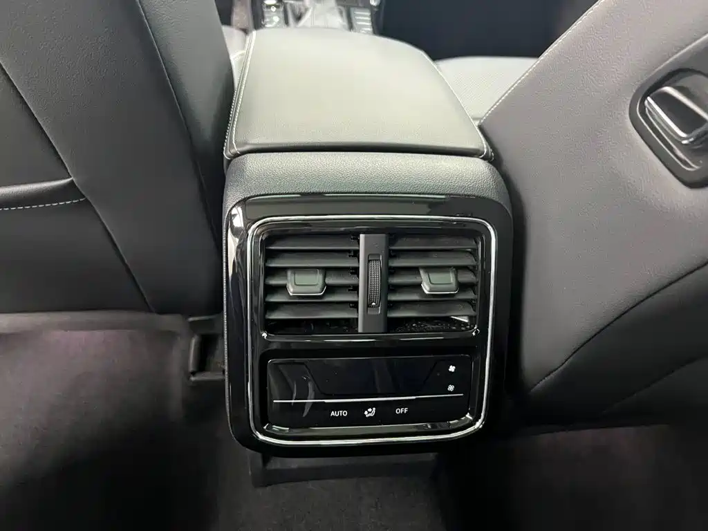 Volkswagen Passat — фото 7