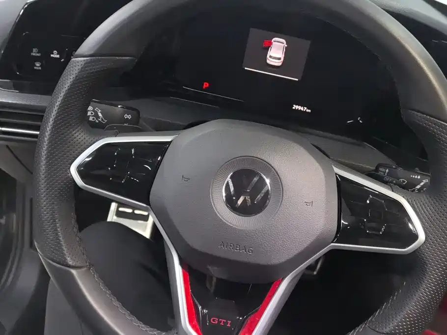 Volkswagen Golf GTI — фото 15