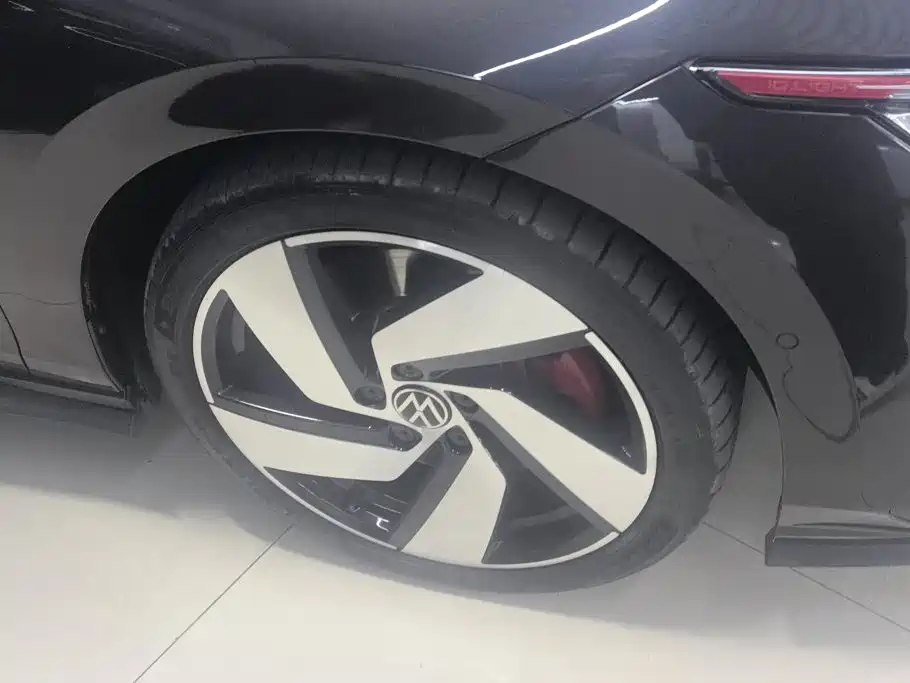 Volkswagen Golf GTI — фото 6