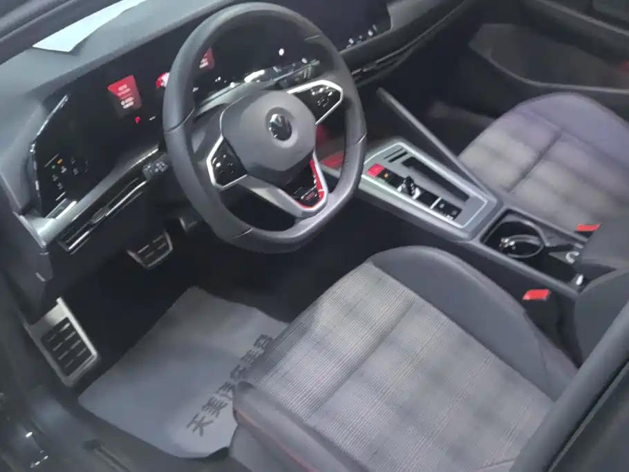Volkswagen Golf GTI — фото 9