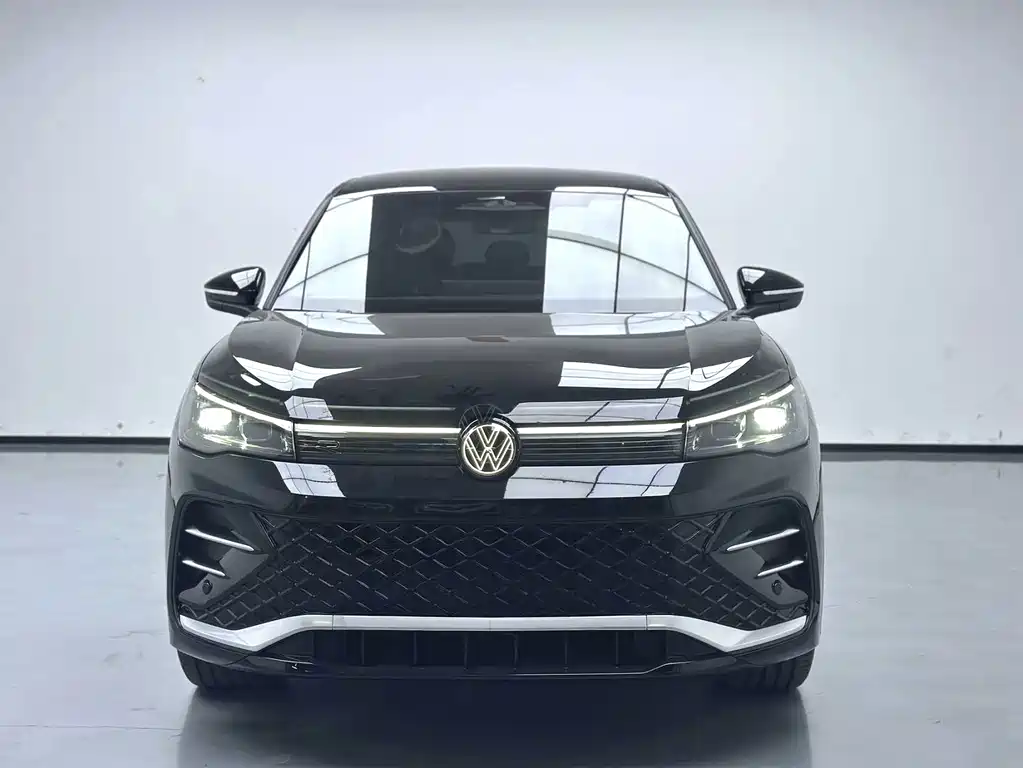 Volkswagen Tiguan L — фото 2