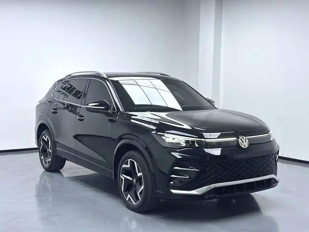 Volkswagen Tiguan L — фото 3