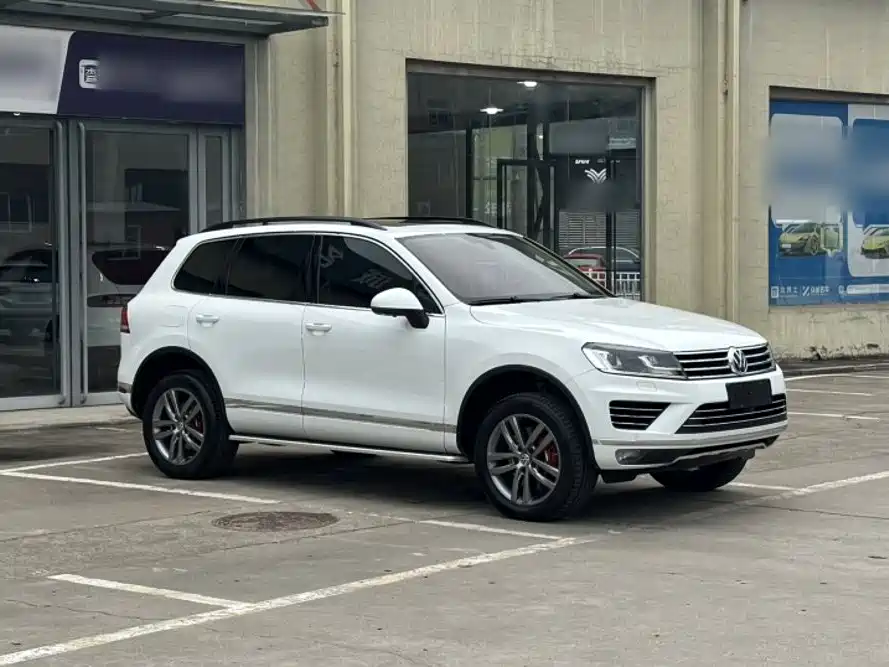 Volkswagen Touareg — фото 6