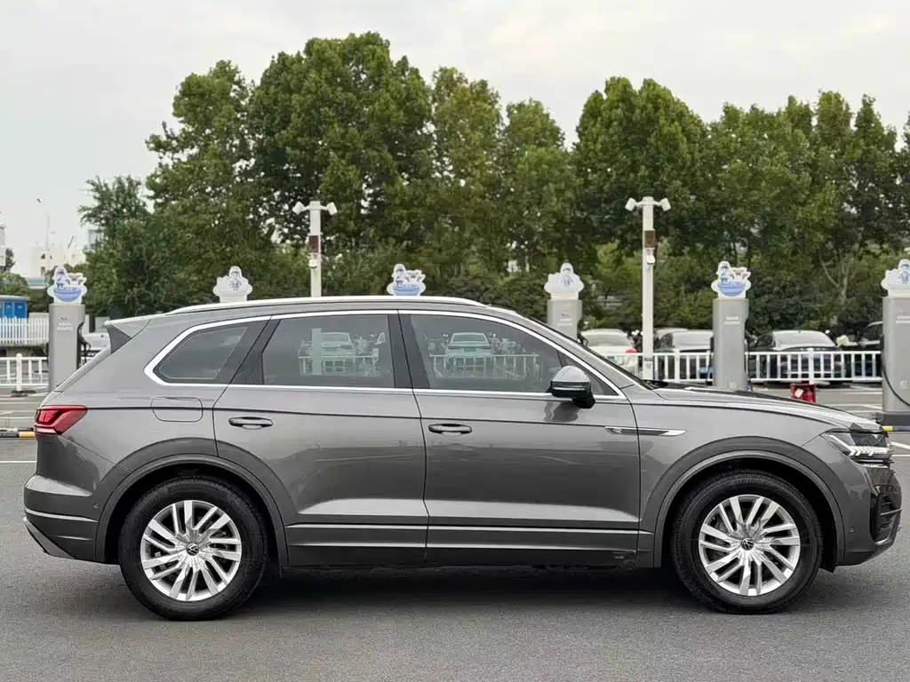 Volkswagen Touareg — фото 3