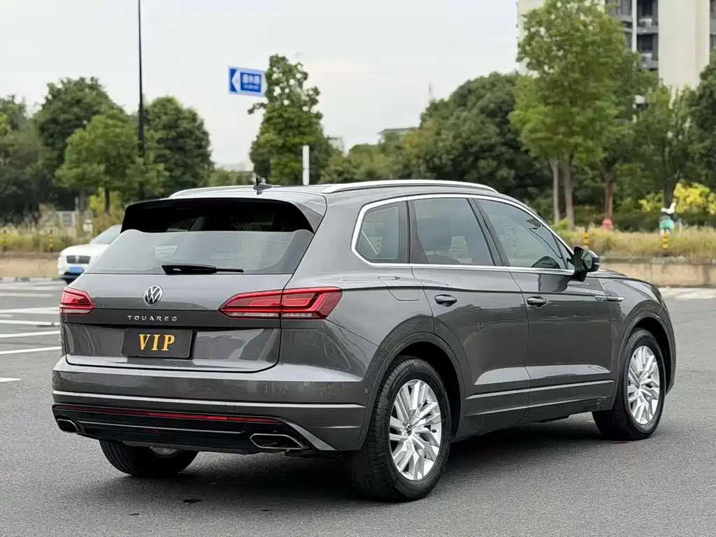Volkswagen Touareg — фото 4